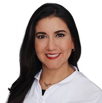 Dra. Lucia Garces, Odontólogo