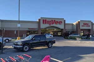 Hy-Vee Grocery Store image