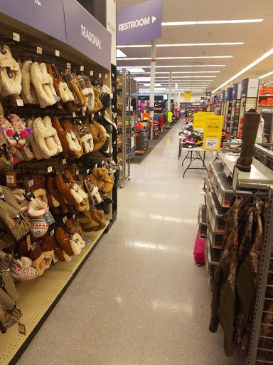 Sporting Goods Store «Academy Sports + Outdoors», reviews and photos, 1101 W Arbrook Blvd, Arlington, TX 76015, USA