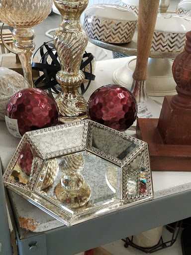 Home Goods Store «Tuesday Morning», reviews and photos, 44 Westgate Pkwy, Asheville, NC 28806, USA