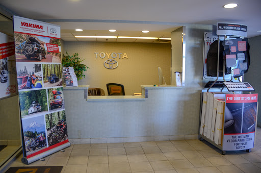 Toyota Dealer «St Charles Toyota», reviews and photos, 2651 E Main St, St Charles, IL 60174, USA