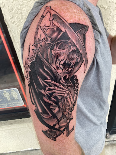 Tattoo Shop «Atomic Tattoos», reviews and photos, 9043 Ulmerton Rd, Largo, FL 33771, USA