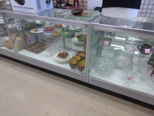 Shopping Mall «Freedom Village Shopping Center», reviews and photos, 1039 Alleghany St, Charlotte, NC 28208, USA