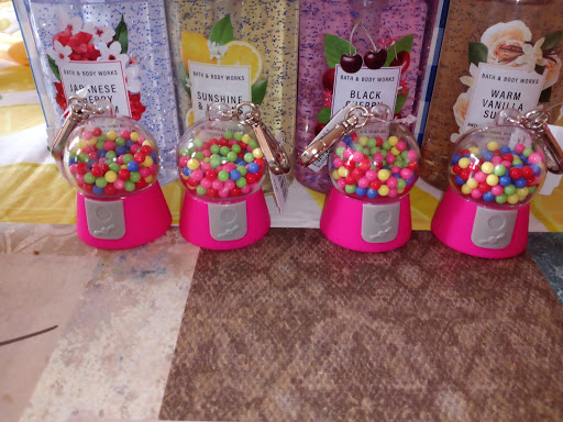 Beauty Supply Store «Bath & Body Works», reviews and photos, 200 E Pratt St, Baltimore, MD 21202, USA