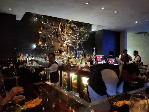 Shopping Mall «Crystal Cove Shopping Center», reviews and photos, 7845-8085 East Coast Hwy, Newport Beach, CA 92657, USA