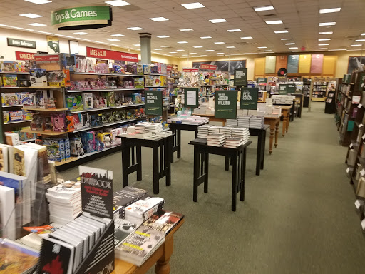 Book Store «Barnes & Noble», reviews and photos, 17111 Haggerty Rd, Northville, MI 48168, USA