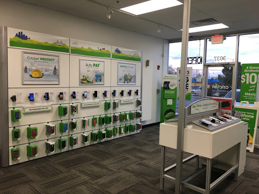 Cell Phone Store «Cricket Wireless Authorized Retailer», reviews and photos, 3037 Belvidere Rd, Waukegan, IL 60085, USA