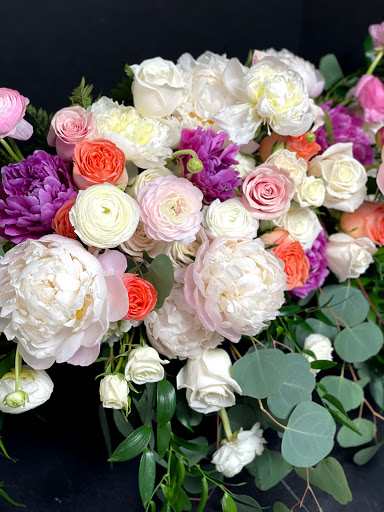 Florist «Vienna Florist & Gifts», reviews and photos, 431 Maple Ave W, Vienna, VA 22180, USA