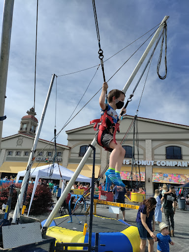 Donut Shop «Hurts Donut», reviews and photos, 1111 E Republic Rd #164, Springfield, MO 65807, USA