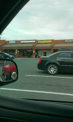 Shopping Mall «Orange Village Shopping Center», reviews and photos, 500 N Madison Rd, Orange, VA 22960, USA