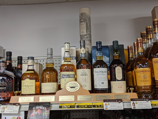 Liquor Store «Tiverton Liquor Store», reviews and photos, 65 Main Rd, Tiverton, RI 02878, USA