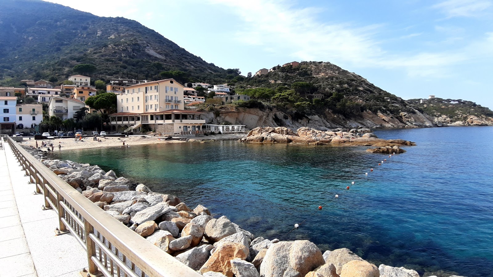 Cala del Lazzaretto的照片 带有小海湾