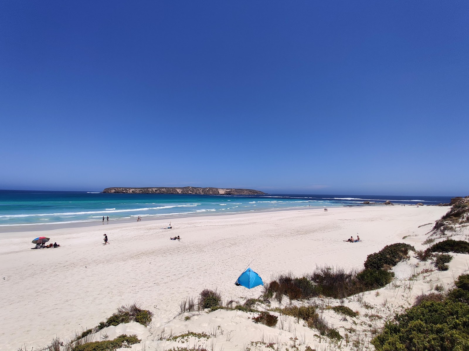 Foto av Almonta Beach med fin vit sand yta