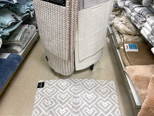 Department Store «Marshalls & HomeGoods», reviews and photos, 4950 Hadley Center Dr, South Plainfield, NJ 07080, USA