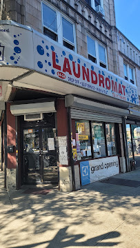 Lin High Speed Laundry - Photo 7 - Car repair in Woodside, NY, Queens