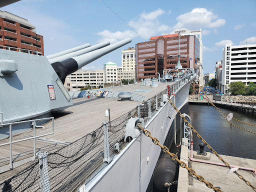 Historical Landmark «USS Wisconsin BB-64», reviews and photos, 1 Waterside Dr, Norfolk, VA 23510, USA