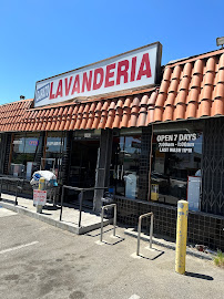 Mariya's Laundry - Photo 7 - Car repair in Northridge, CA, Santa Clarita