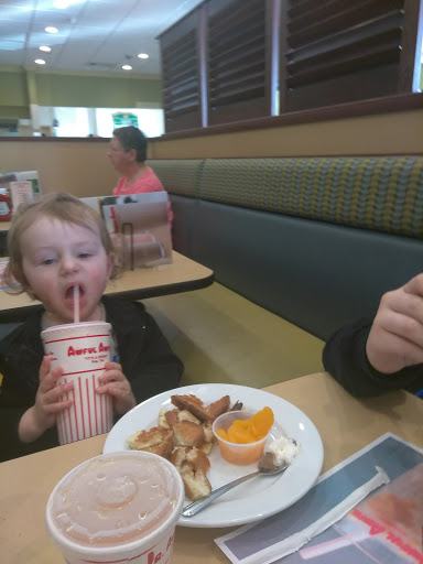 American Restaurant «Newport Creamery», reviews and photos, 1256 Warwick Ave, Warwick, RI 02888, USA