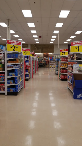 Grocery Store «Schnucks», reviews and photos, 1750 Bradford Ln, Normal, IL 61761, USA