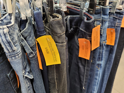 Thrift Store «Pick of the Litter Thrift and Gift Shop», reviews and photos, 1701 Piner Rd # A, Santa Rosa, CA 95403, USA