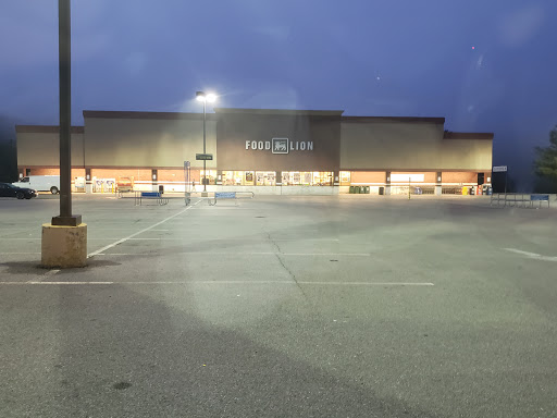 Grocery Store «Food Lion», reviews and photos, 620 Market St, North Tazewell, VA 24630, USA
