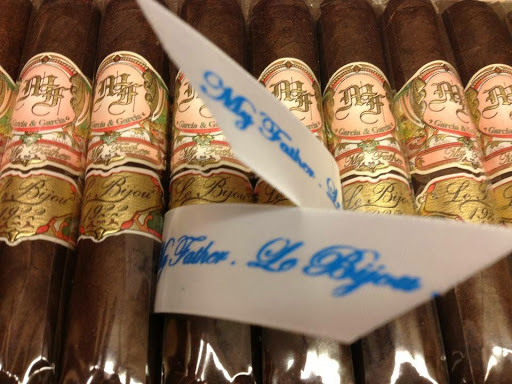 Tobacco Shop «Cigar & Cigarette For Less», reviews and photos, 23352 Lyons Ave, Newhall, CA 91321, USA