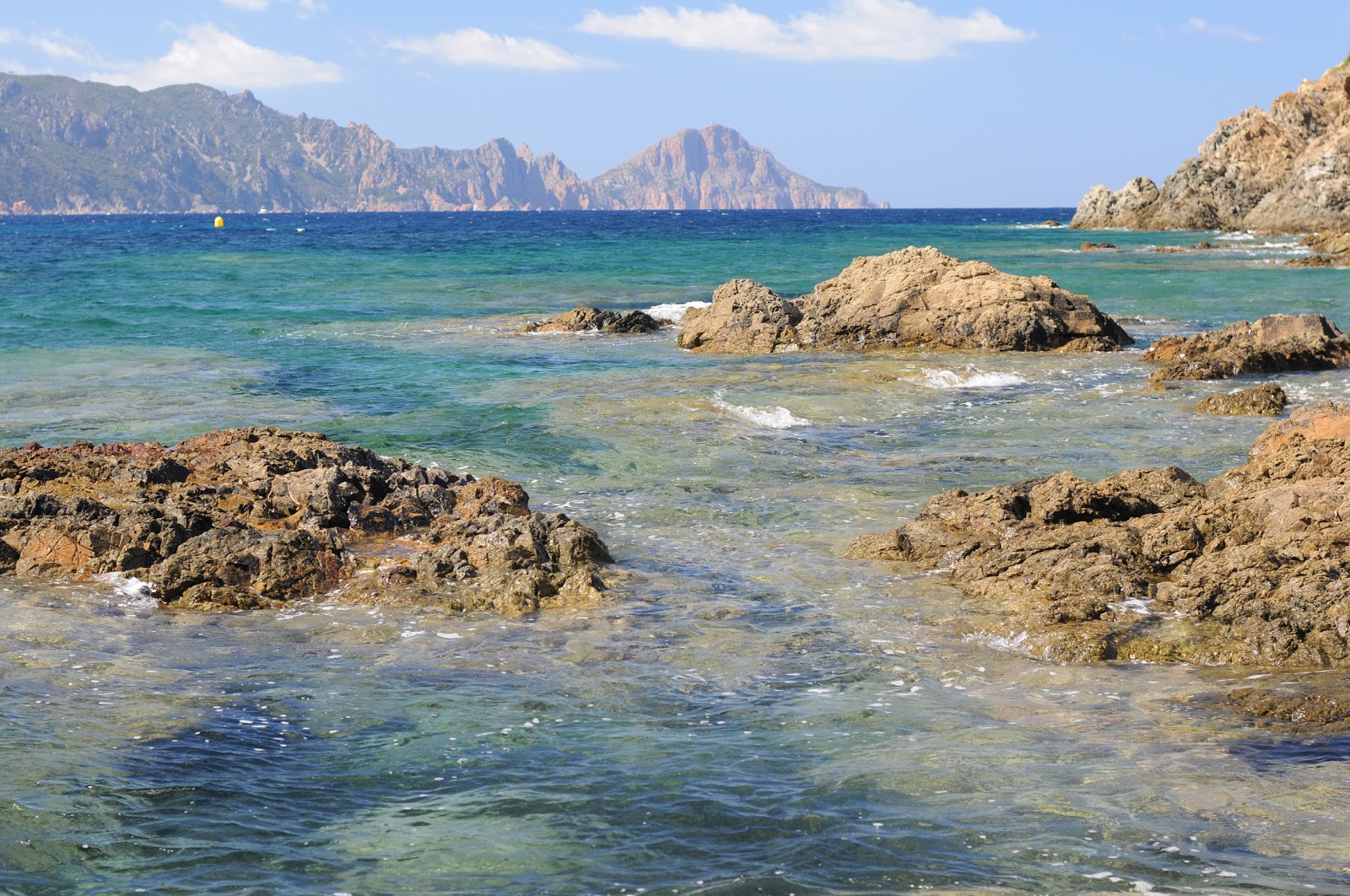 Φωτογραφία του Παραλία Λε Πούντα Ρόσα II και το όμορφο τοπίο του