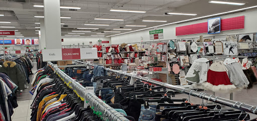 Clothing Store «Burlington Coat Factory», reviews and photos, 4849 Golf Rd, Skokie, IL 60077, USA
