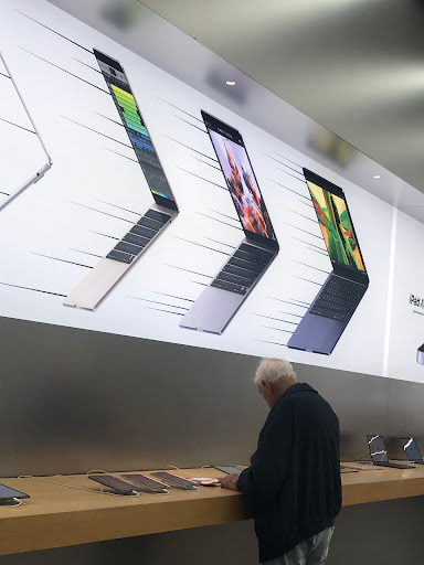 Computer Store «Apple Manhattan Village», reviews and photos, 3200 N Sepulveda Blvd, Manhattan Beach, CA 90266, USA