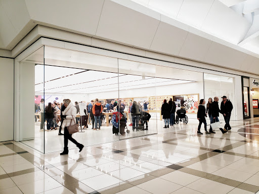 Computer Store «Apple Woodland», reviews and photos, 3195 28th St SE, Grand Rapids, MI 49512, USA