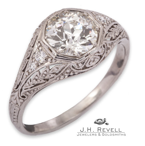 Jewelry Store «Revell Jewelers», reviews and photos, 904 Middle Rd, Bettendorf, IA 52722, USA
