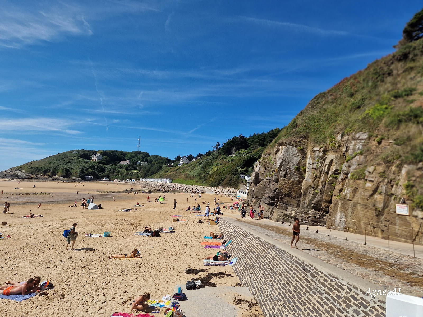 Photo de La Potiniere Beach zone des équipements