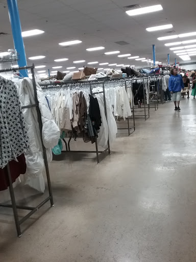 Thrift Store «Gilbert & University Goodwill Retail Store & Donation Center», reviews and photos, 1900 E University Dr, Mesa, AZ 85203, USA