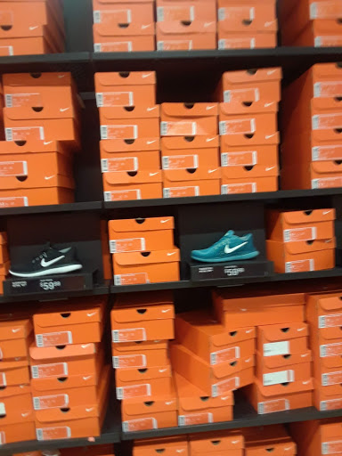 Clothing Store «Nike Clearance Store», reviews and photos, 5209 International Dr, Orlando, FL 32819, USA