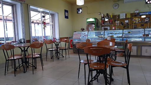 Pastelaria Plus no Quinta do Anjo, Setúbal