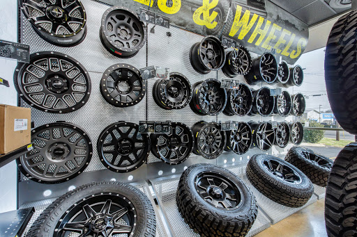 Truck Accessories Store «4 Wheel Parts - Nashville, TN», reviews and photos, 4095 Nolensville Pike b, Nashville, TN 37211, USA