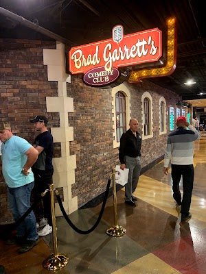 Brad Garretts Comedy Club - photo 84