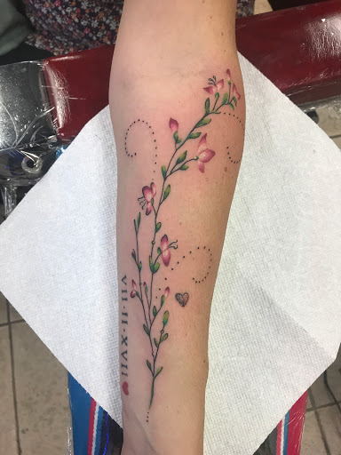 Tattoo Shop «Breakthrough Tattoo», reviews and photos, 1410 E Foothill Blvd, Upland, CA 91786, USA