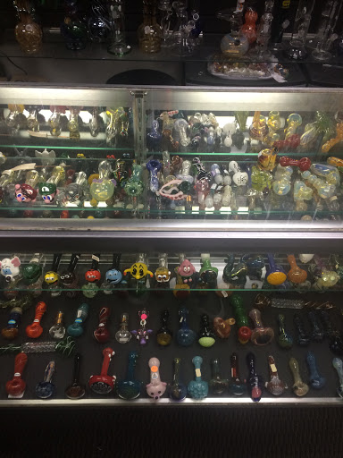 Tobacco Shop «Traders Smoke Shop», reviews and photos, 13050 W Rancho Santa Fe Blvd, Avondale, AZ 85392, USA