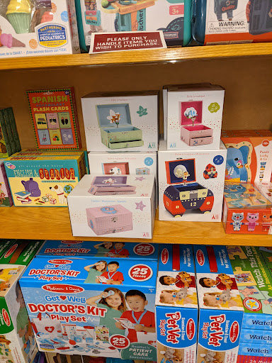 Book Store «Schuler Books & Music», reviews and photos, 1982 W Grand River Ave, Okemos, MI 48864, USA