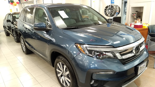 Car Dealer «Plaza Auto Mall», reviews and photos, 2740 Nostrand Ave, Brooklyn, NY 11210, USA