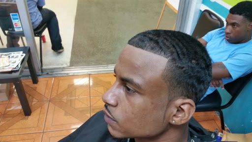 Hair Salon «Cut It Out!! Salon/Barbershop», reviews and photos, 1305 NW 40th Ave, Lauderhill, FL 33313, USA