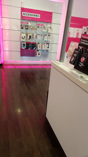 Cell Phone Store «T-Mobile», reviews and photos, 2050 Scenic Hwy N D, Snellville, GA 30078, USA