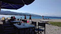 Foto von Paralia Akolis und die siedlung