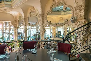 Le Grand Café, Moulins image