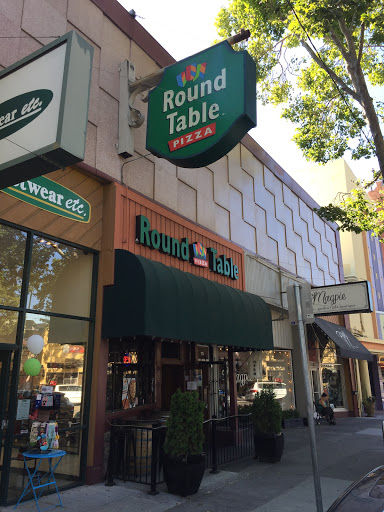 Pizza Restaurant «Round Table Pizza Downtown Willow Glen - Lincoln Ave», reviews and photos, 1175 Lincoln Ave, San Jose, CA 95125, USA