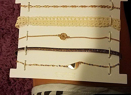 Fashion Accessories Store «Charming Charlie», reviews and photos, 4431 W 119th St, Leawood, KS 66209, USA