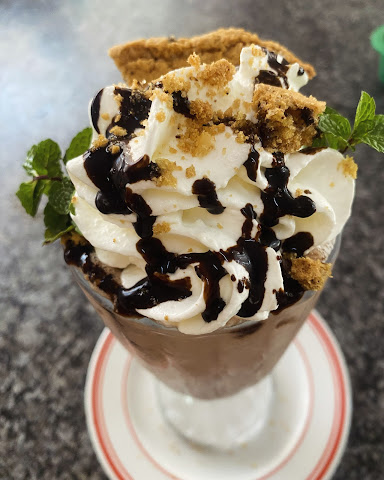 The Land & Lake Cafe by null