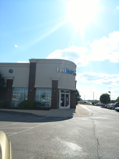FedEx Office Print & Ship Center, 2245 E Main St #190, Plainfield, IN 46168, USA, 