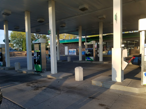 Gas Station «BP», reviews and photos, 4311 Shoreline Dr, Spring Park, MN 55384, USA